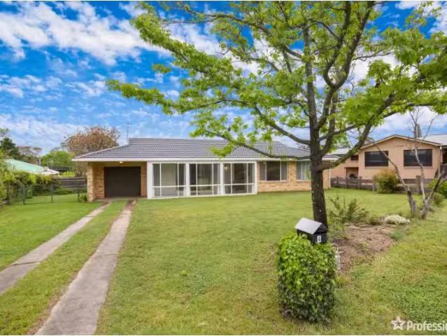 4 Tamar Place, Armidale House for rent Listed by Property Man.