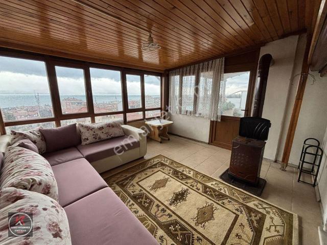 4 Temmuz Mahallesinde Teraslı Deniz Manzaralı 2+1 A’dan Z’ye Eşyalı Kiralık Daire