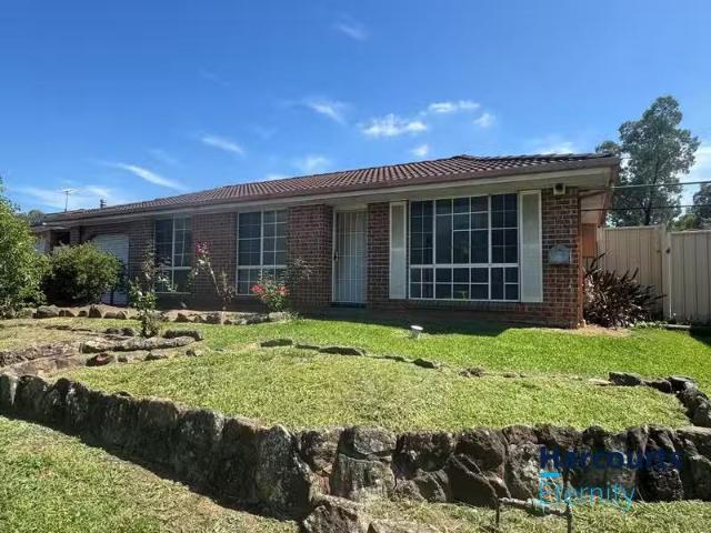 4 Teuma Place, GLENDENNING, NSW 2761 House for Rent