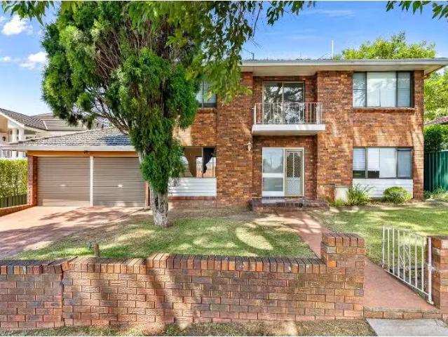 4 The Esplanade, South Hurstville House for rent Listed by St.