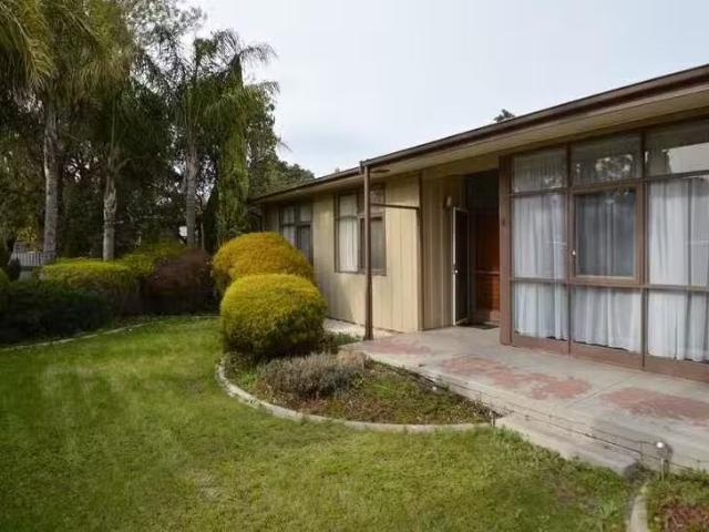 4 Tolmer Road, Elizabeth Park, SA 5113