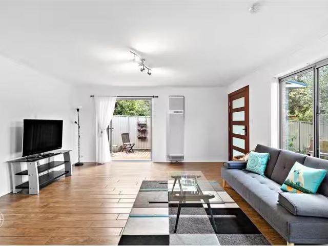 4 Tregear Close, Theodore House for rent Listed by Client Con.