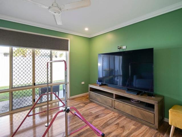 4 Trinity Close, Bargara QLD 4670 4 Bed | 2 Bath | 4 Car | 1,000m²