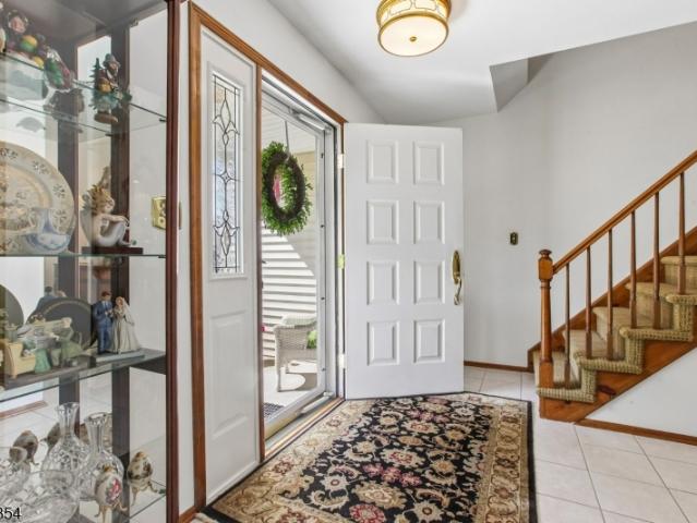 4 Van Loan Ave