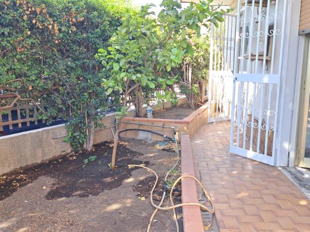 4 VANI E MEZZO CON GIARDINO/TERRAZZO/POSTI AUTO SCOGLIERA AFFITTO