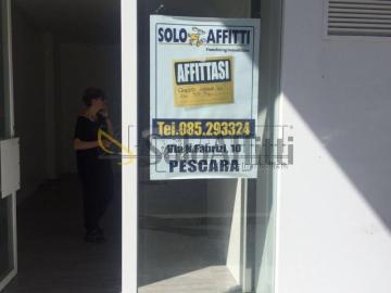 4 vetrine piazza salotto bilocale 80mq