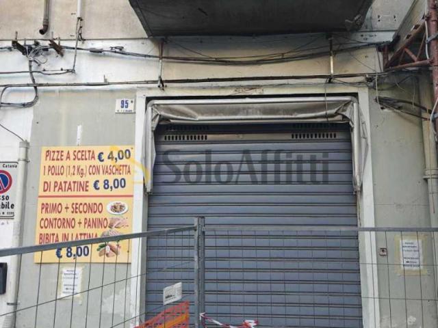 4 vetrine Via Vittorio Emanuele Orlando 95 quadrilocale 80mq
