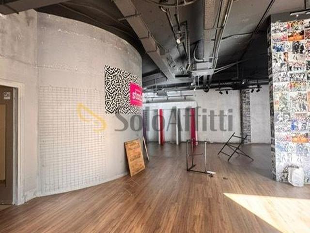 4 vetrine Via Firenze monolocale 230mq