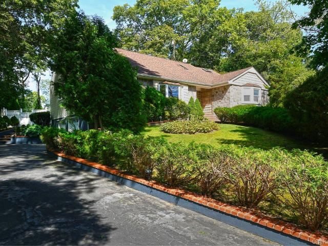 4 Village Hill Drive