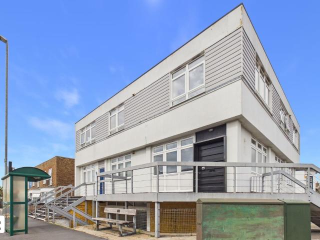 4 Wallsend House, Richmond Road, Pevensey Bay BN24, 1 bed flat to rent, £1,200 pcm | PrimeLocation