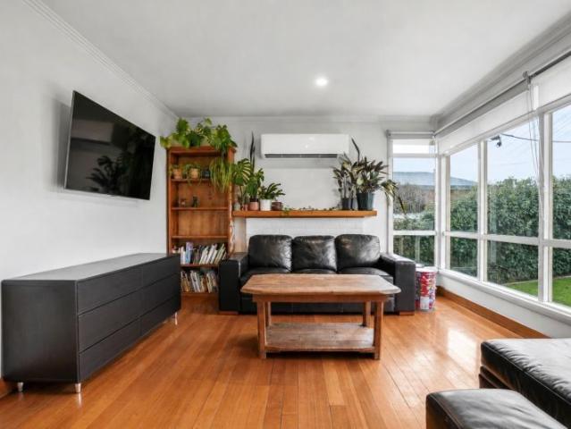 4 Waroona Street, Youngtown