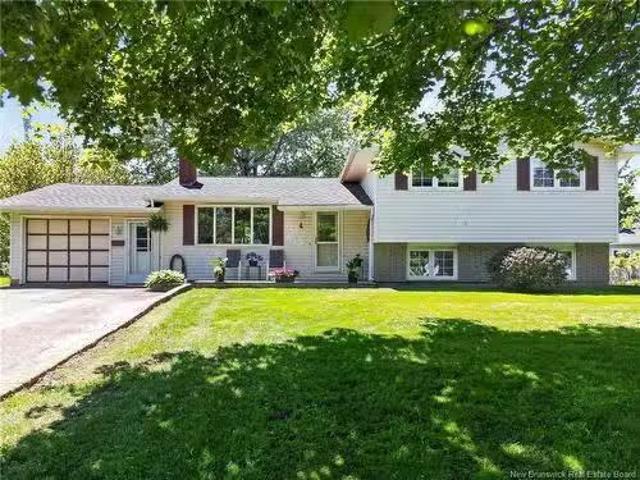4 Warren Ave, Riverview, NB, E1B 3M3 house for sale Listing.