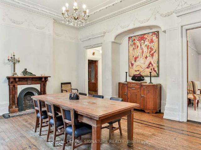 4 Wellesley Place, Toronto