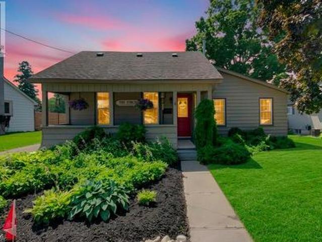 4 Wellington Street, Paris, ON, N3L 1S4 house for sale | Listing ID 40847 | Royal LePage