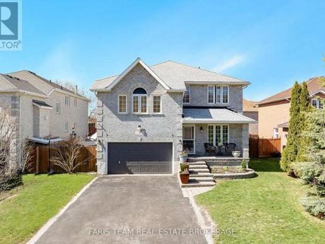 4 Whispering Pine Place, Barrie, ON, L4N 9R9 house for sale | Listing ID S13633 | Royal LePage