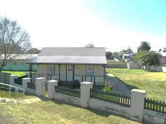 4 White Crescent, Kandos, NSW 2848
