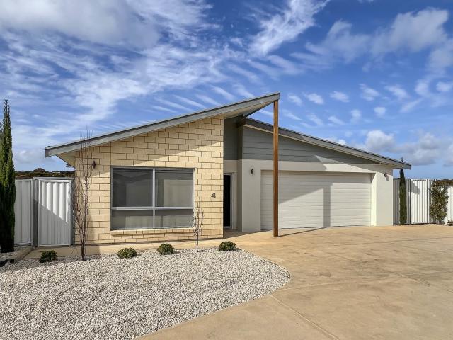 4 Whiting Court, Port Lincoln