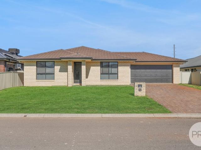 4 Wickham Street, TAMWORTH NSW 2340