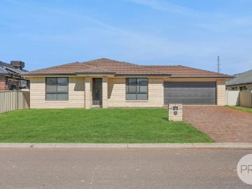 4 Wickham Street, TAMWORTH NSW 2340