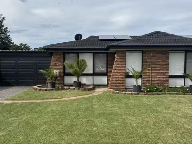 4 Windmill Place, Werrington Downs House for rent Listed by L.