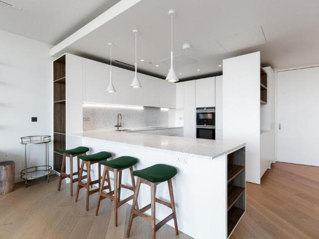 4 Wood Crescent, London W12 3 bed apartment to rent £5,600 pcm £1,292 pw