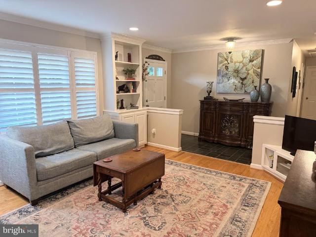4 Woodberry Court