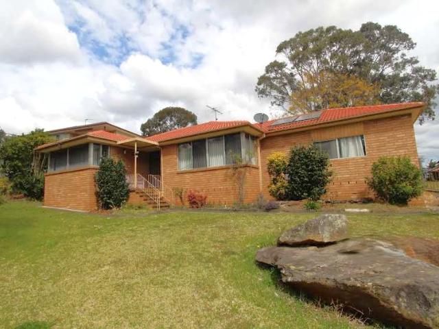 4 Woronora Avenue, Leumeah, NSW, 2560