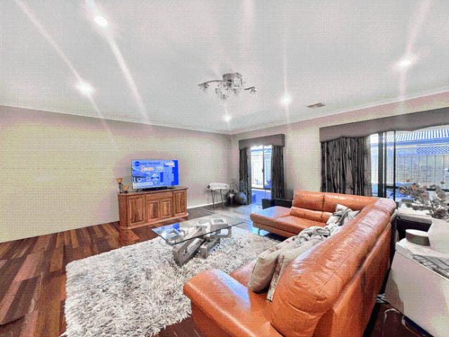 4 x2 Beautiful Family Home