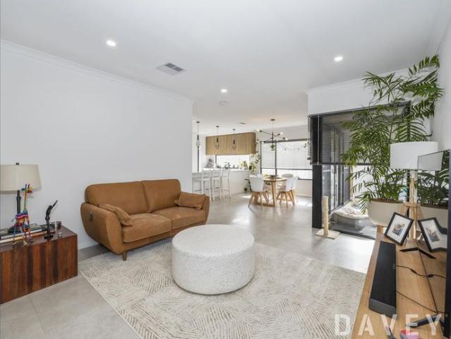 4 x 2 Villa 4 Month Lease Only