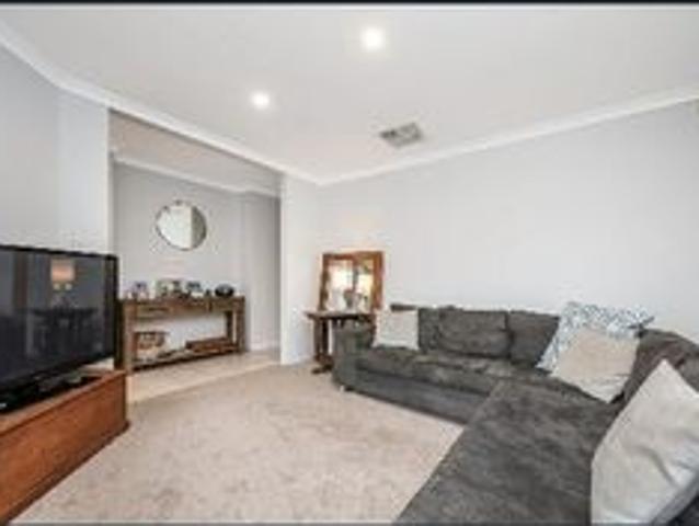 4 x 2 BECKENHAM PROPERTY