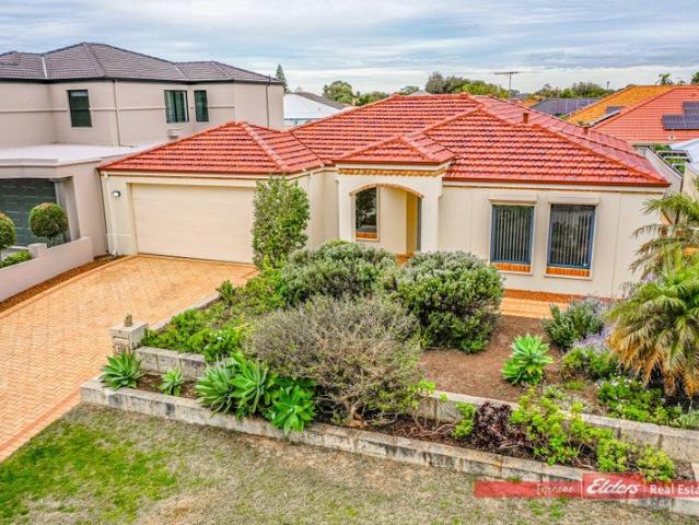 4 x 2 Family Home 500m APPROX from Warnbro Beach!