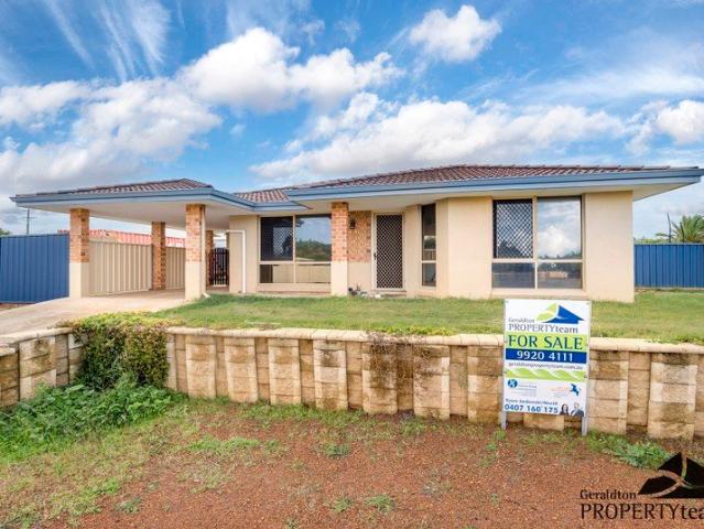 4 x 2 home in Waggrakine
