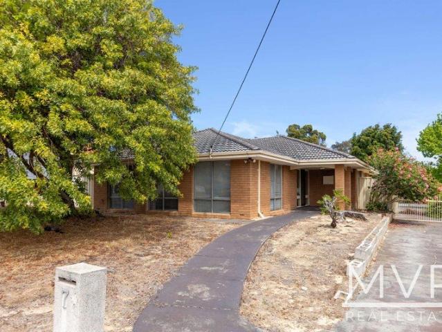 4 x 2 House on Quiet Street!