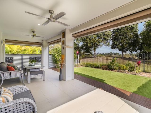4 x 2 Modern Home. Close to shops and schools