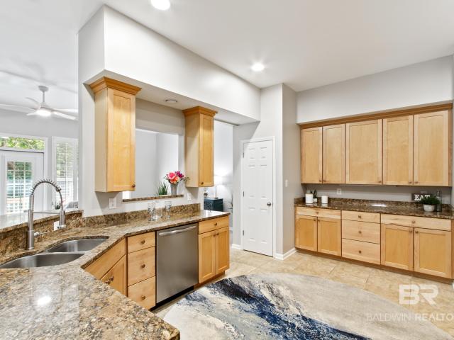 4 Yacht Club Dr 86