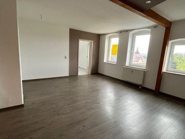 4 Zi. Dachgeschoss Whg. mit Wanne UND Dusche, PKW Stellplatz