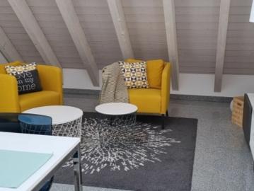 4 Zi. Dachgeschoss Wohnung MÖBLIERT