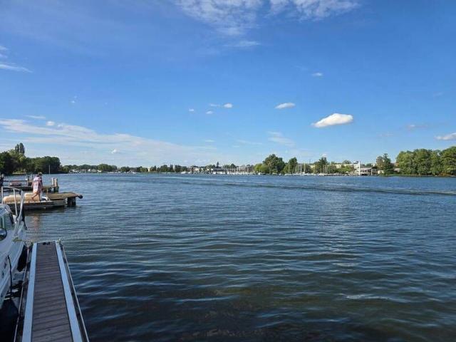 4 Zi Whg Grünau unbefr am Wasser / Waterfront Living: 4 Rooms, Open Ended Lease, Families Welcome