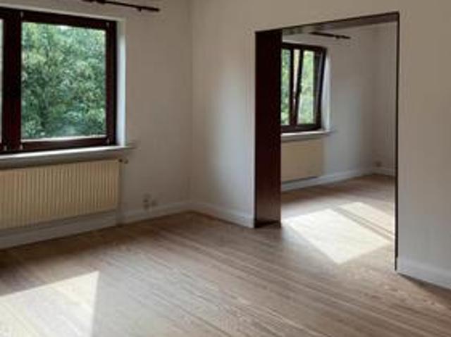 4 Zi Wohnung am Park 1.700,00 EUR Kaltmiete, ca.95,00 m²