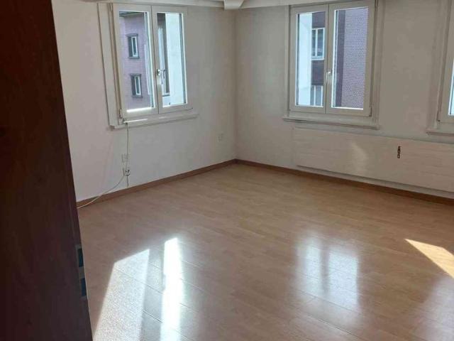 4 Zimmer, 70 m², 2. Stock