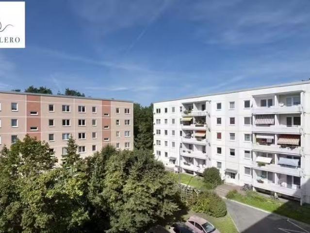 4 Zimmer 72 m² 410 € Kaltmiete Wohnungen in Bernsdorf