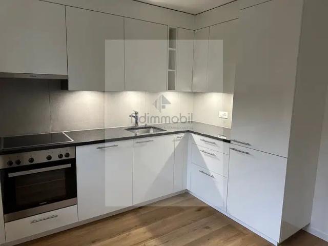 4 Zimmer, 77 m², 2. Stock