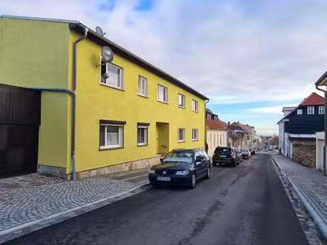 4 Zimmer 83 m² 590 € Kaltmiete Wohnungen in Ballenstedt