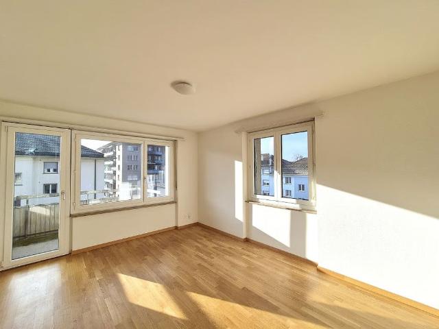 4 Zimmer, 80 m², 2. Stock