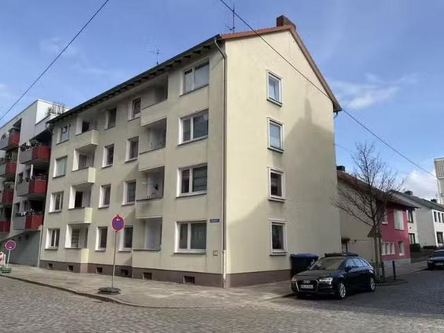 4 Zimmer 82 m² 599 € Kaltmiete Wohnungen in Bremerhaven