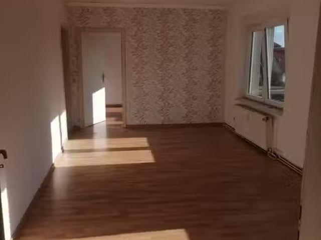 4 Zimmer 87 m² 470 € Kaltmiete Wohnungen in Bismark Altm.