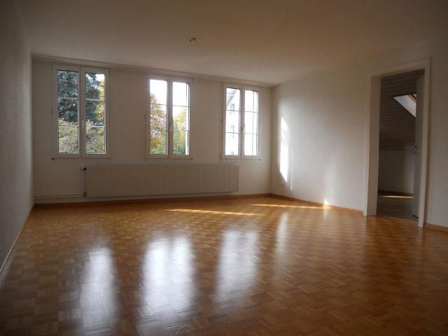 4 Zimmer, 84 m², 1. Stock