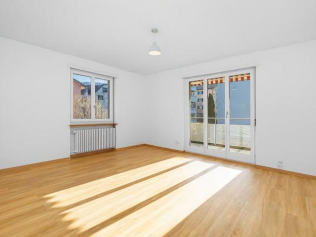 4 Zimmer, 84 m², 1. Stock