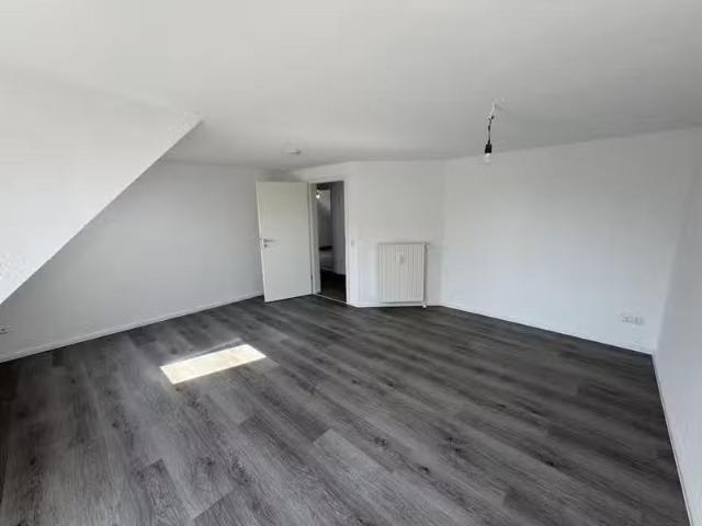 4 Zimmer 85 m² 850 € Kaltmiete Wohnungen in Sande