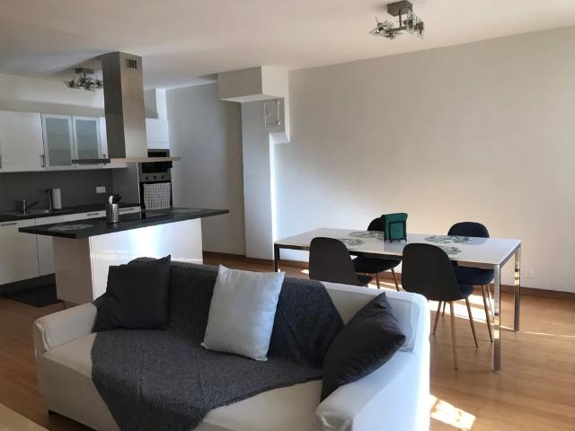4 Zimmer, 90 m², 2. Stock